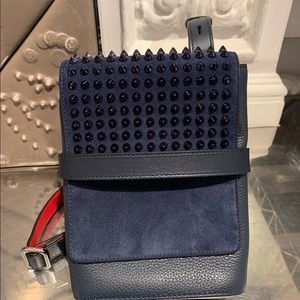 -RARE Men cross body/messenger bag Navy Blue-Red signature color inside